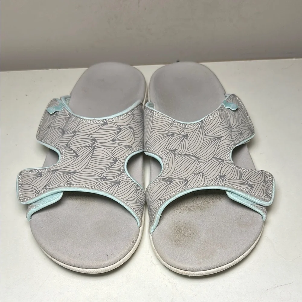 Spenco wave Gray and White Slide Sandals